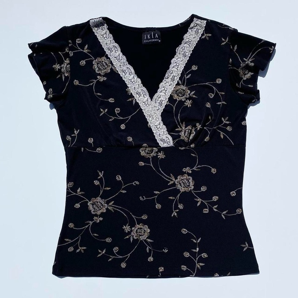 Vintage Bohemian embroidered floral with lace v-neck top Women's Medium
